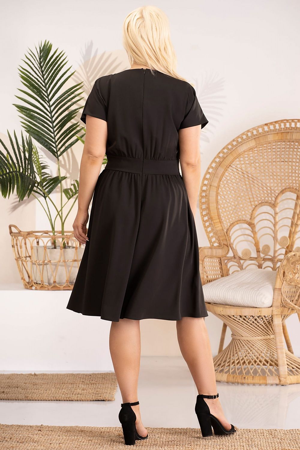 Plus-Size Kleider Model 183384 Karko